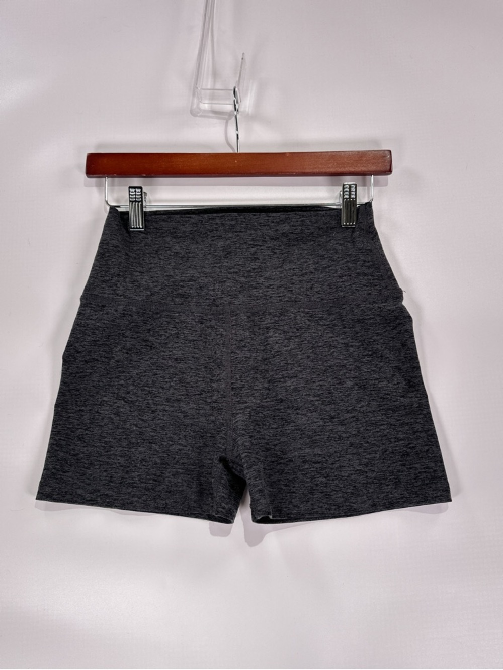 Beyond Yoga Keep Pace Biker Shorts High Waisted 5" Spacedye Charcoal Heather M - Picture 2 of 10